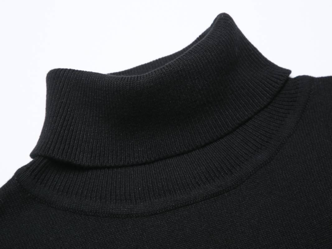 Men's knit sweater