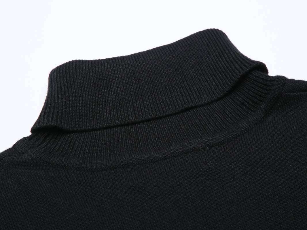 Men's knit sweater