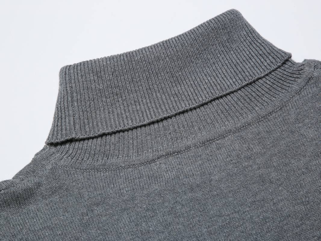 Men's knit sweater